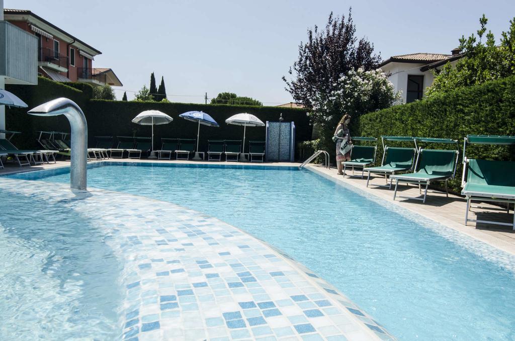 Hotel Smeraldo ラツィーゼ エクステリア 写真