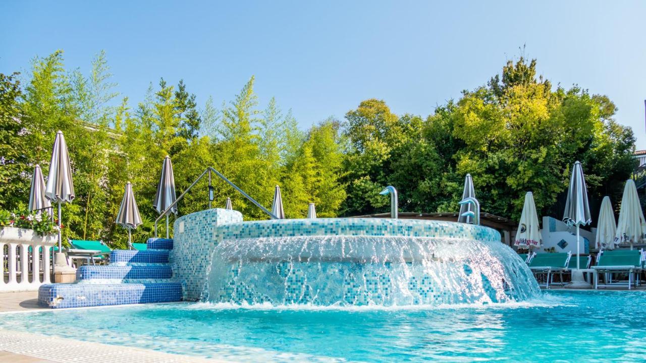Hotel Smeraldo ラツィーゼ エクステリア 写真