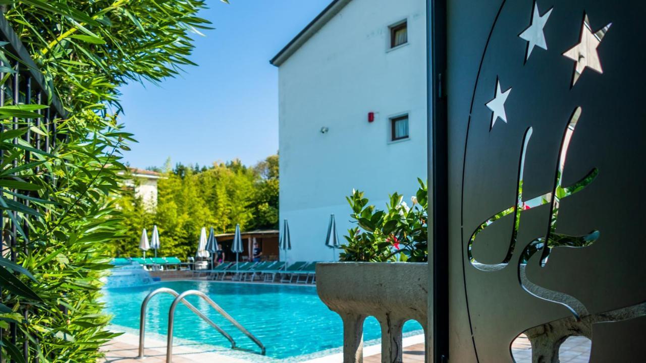 Hotel Smeraldo ラツィーゼ エクステリア 写真