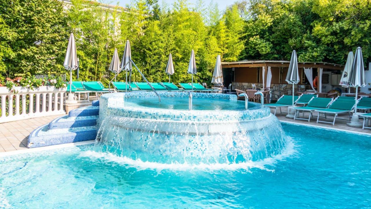 Hotel Smeraldo ラツィーゼ エクステリア 写真